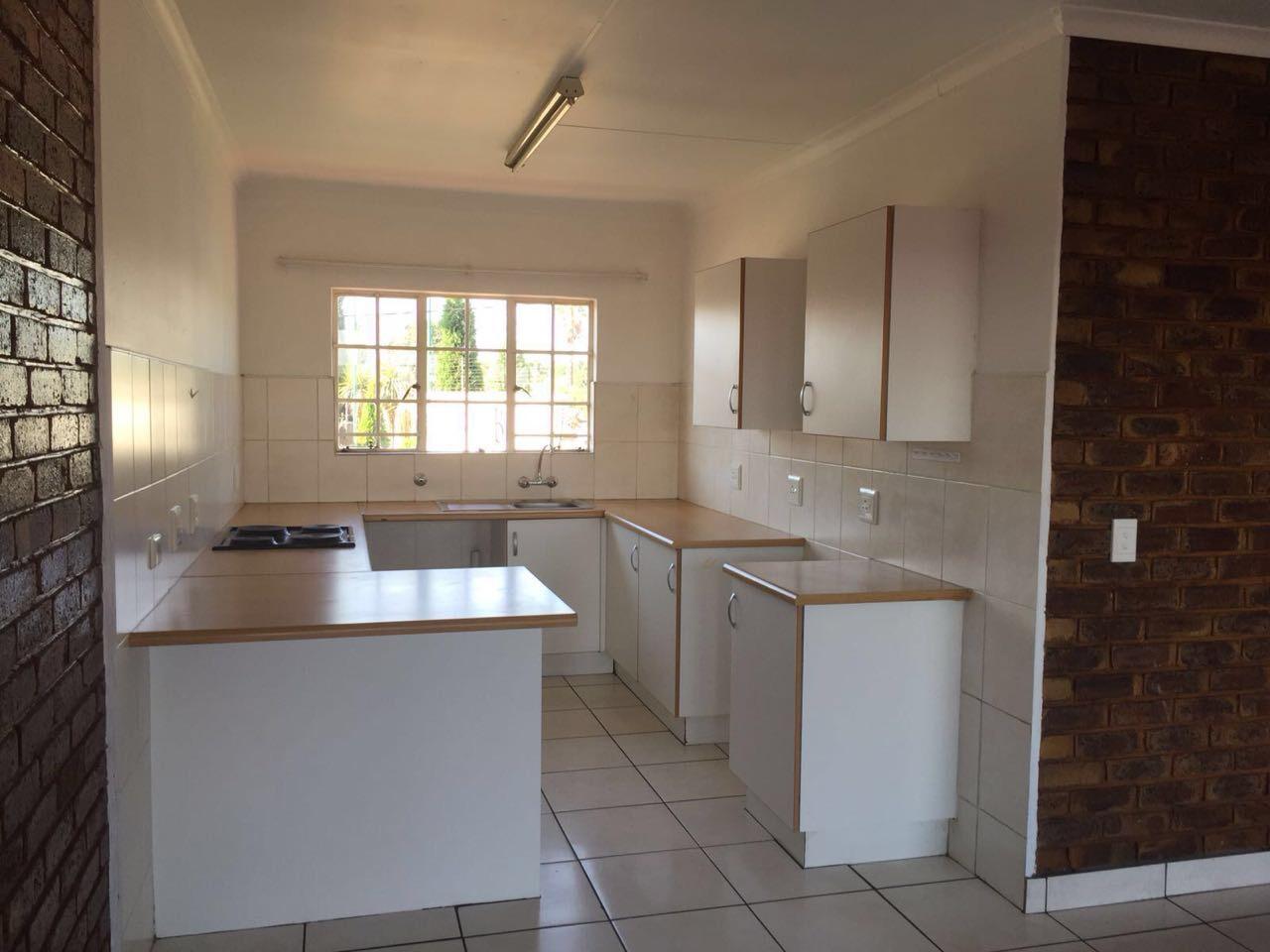 To Let 2 Bedroom Property for Rent in Aberdeen Eastern Cape